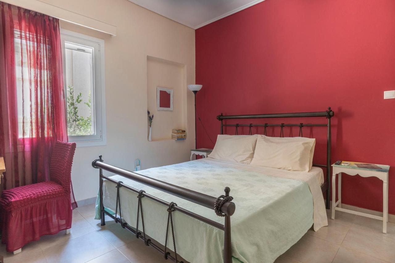 Casa Bonita, House With Private Entrance And Garden, Between Center And Sea Atenas Exterior foto