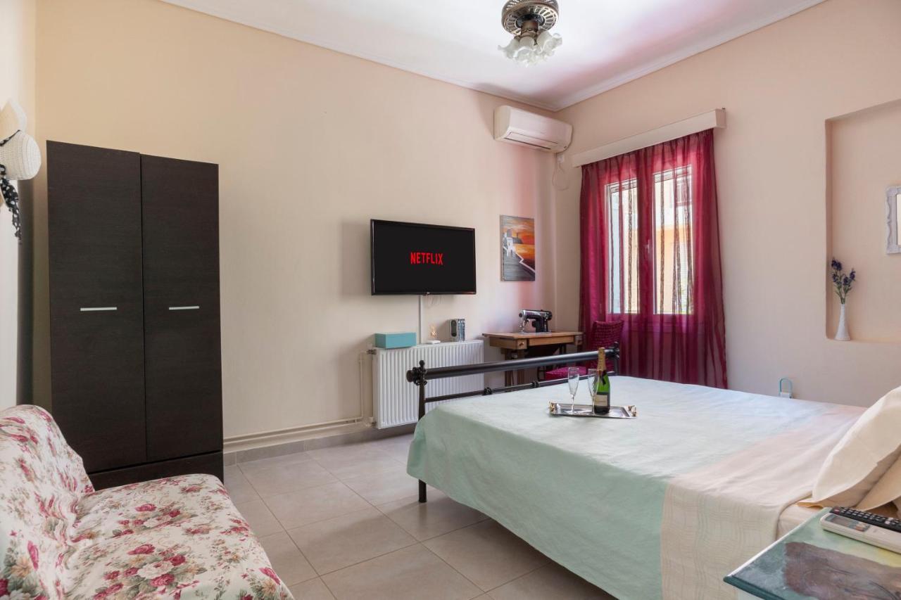 Casa Bonita, House With Private Entrance And Garden, Between Center And Sea Atenas Exterior foto
